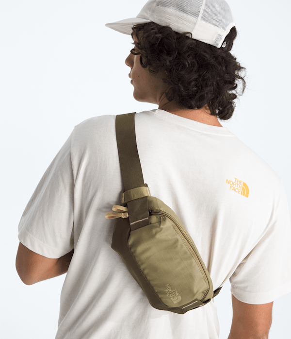 Base-Camp-Voyager-Lumbar-TNF-MODELBACK.png