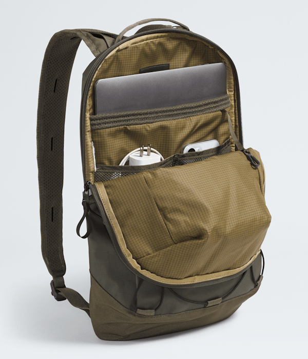 Base-Camp-Voyager-Pro-Lightweight-Pack-TNF-INT.png