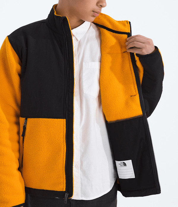 Boys-Girls-Denali-Jacket-TNF-MODELINT.png