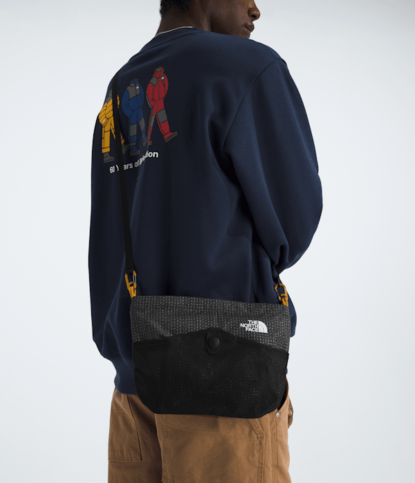 Clyffe-Shoulder-Bag-TNF-MODELBACK.png