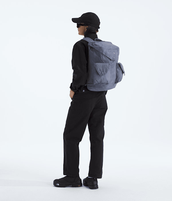 Glen-Canyon-Rucksack-TNF-MODELBACK.png