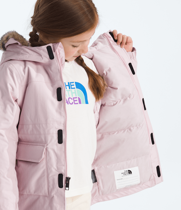 Kids-Arctic-Parka-TNF-MODELINT.png