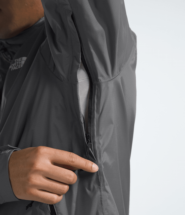 Mens-Alta-Vista-Jacket-TNF-MODELALT2.png