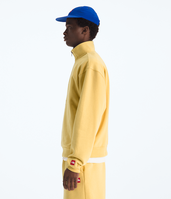 Mens-TNF-Red-Box-Half-Zip-TNF-MODEL34.png