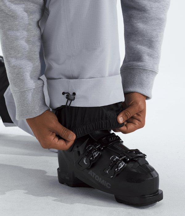 Womens-Dragline-Bibs-TNF-MODELALT1.png
