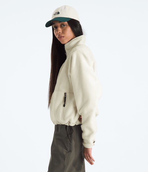 Womens-Retro-Denali-DTM-Jacket-TNF-MODEL34.png