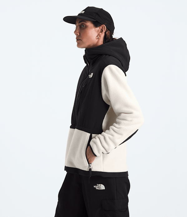 Womens-Retro-Denali-Hoodie-TNF-MODEL34.png