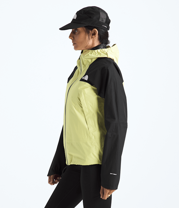 Womens-Ridgelite-Waterproof-Jacket-TNF-MODEL34.png