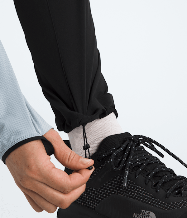 Womens-Summit-Series-Off-Width-Pants-TNF-MODELALT1.png