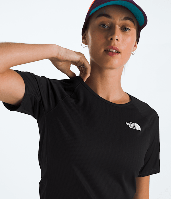 Womens-Sunriser-ShortSleeve-TNF-HERO3.png