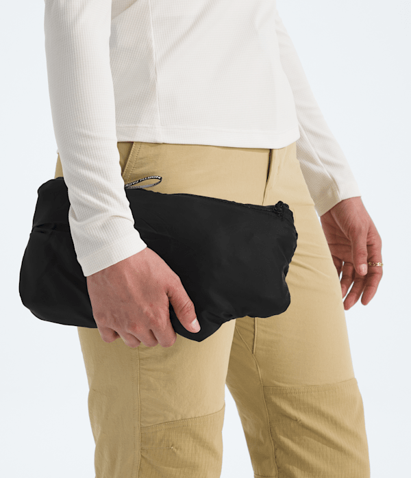 Womens-Terra-Peak-Vest-TNF-MODELALT6.png